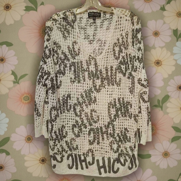 Frank Lyman Design Tops - L/G🍀Frank Lyman Design Black and Cream Graphic Tunic